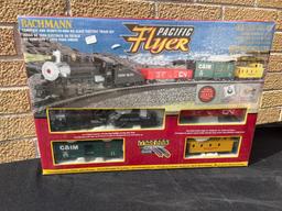 Bachman Pacific Flyer Train Set