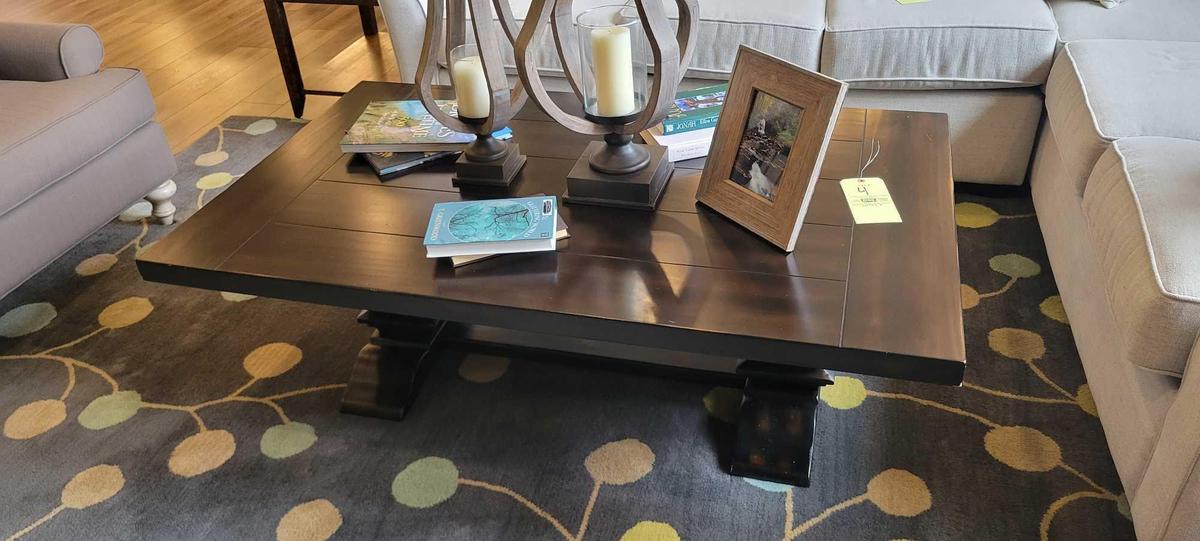 Collum base coffee table