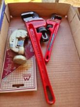 Pipe wrenches, cutter
