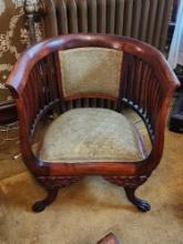 1900s Antique barrel chair, handsome!