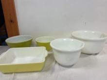 Pyrex Set (2 bowls & baking dish), Hamilton Beach (2 bowls)