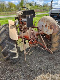 Ford model 900 gas tractor, runs