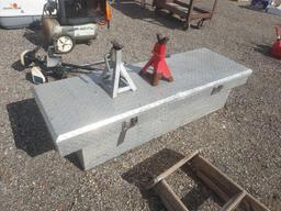 Aluminum Truck Bed Toolbox, Jackstands, Chain