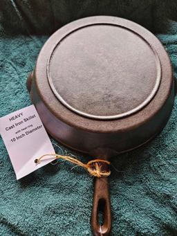 Cast iron skillet