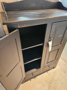 New kitchen cabinet