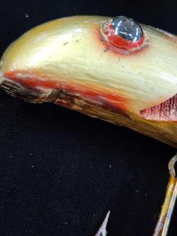 Vintage fishing lures: CCBC pikie & wooden musky pikies