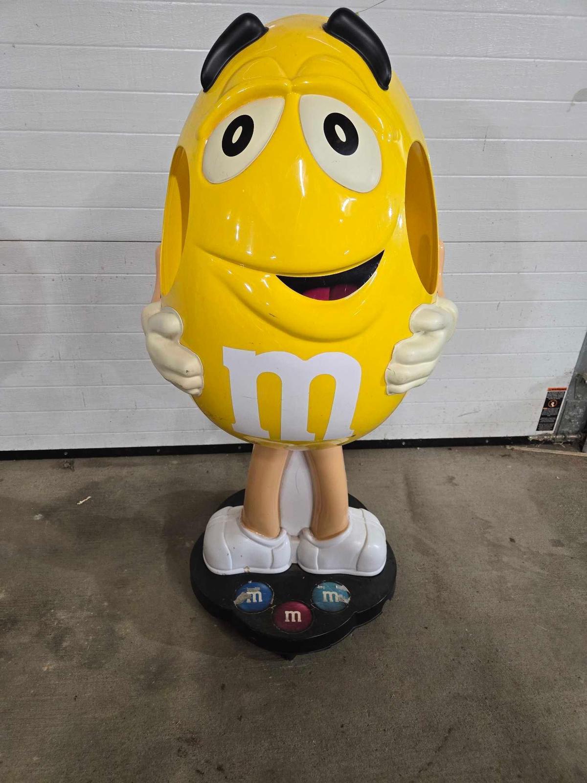 Rolling Plastic M & M Display