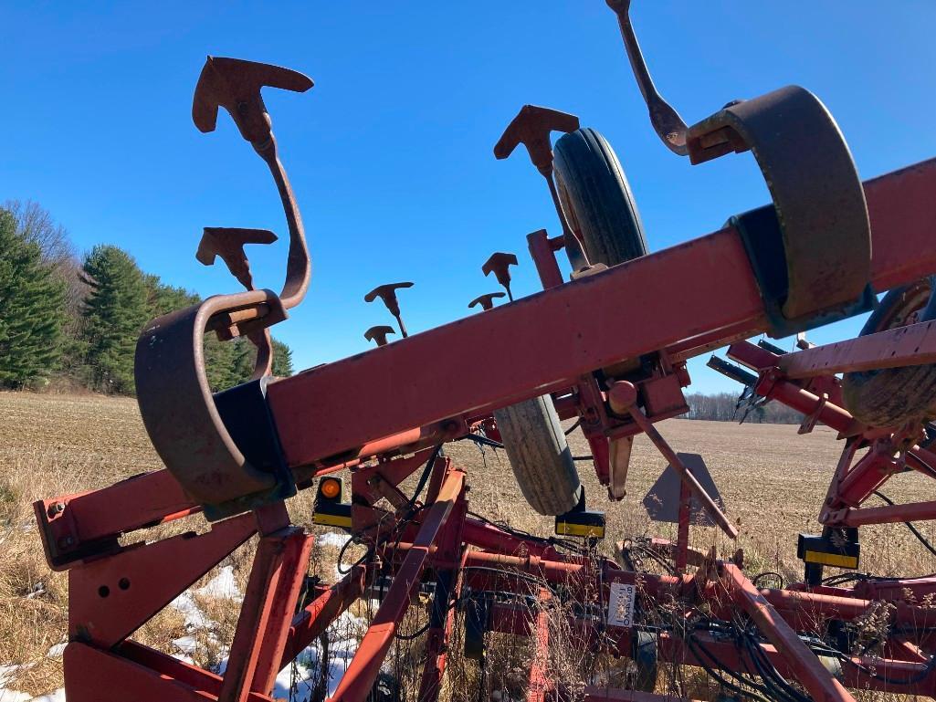 Case IH 4300 24 ft field cultivator with rear hitch