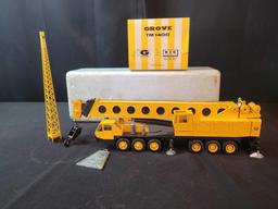 Grove die cast TM1400 NZG crane with original box