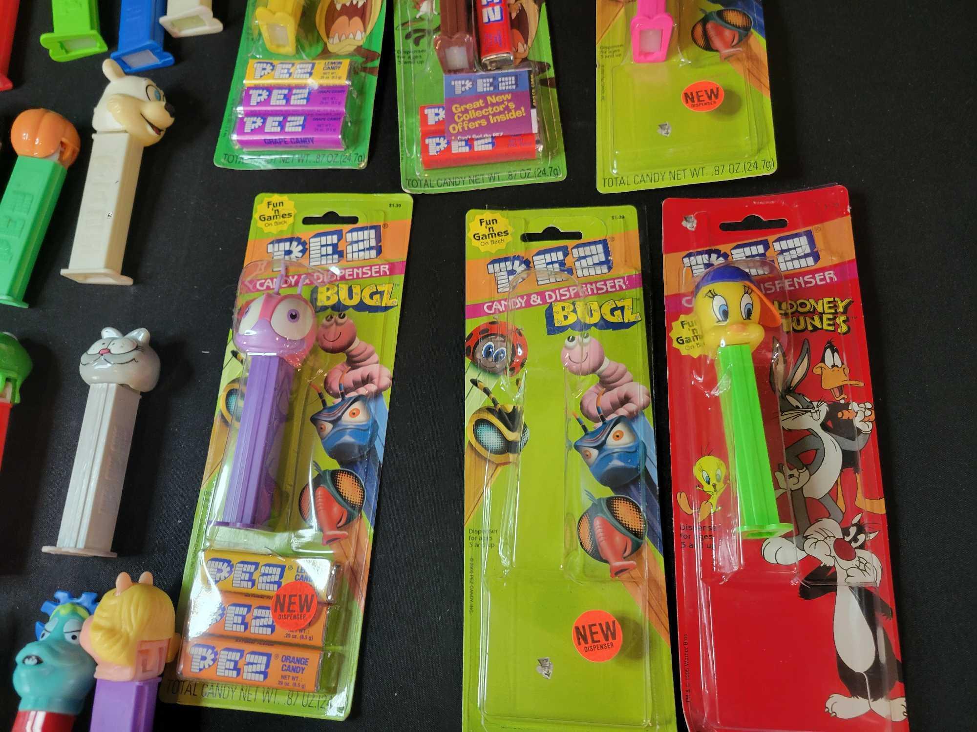 Large box of loose Pez and some in packs, Star Wars, Looney Tunes, Disney