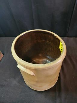 Antique 3 gal crock with blue bee sting and applied handles