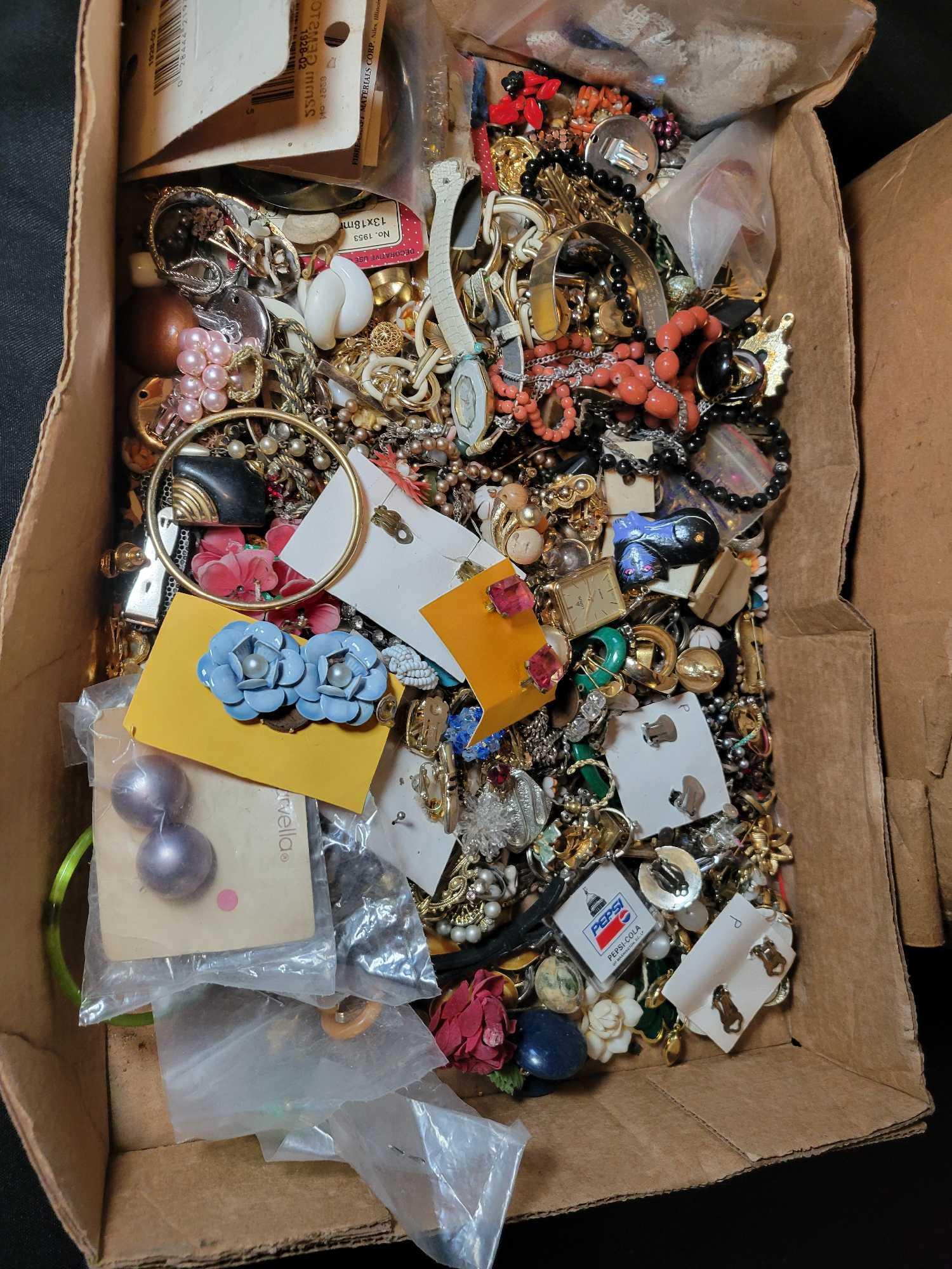 Large lot of miscellaneous costume earrings and loose jewelry