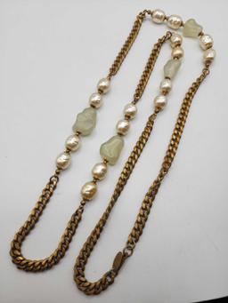 Vintage 1950s Miriam Haskell faux pearl & jadeite beaded necklace