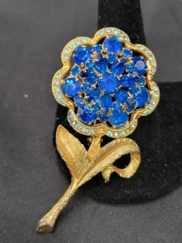 Vintage Weiss rhinestone costume jewelry brooch