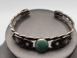 Vintage old pawn Native American Indian sterling & turquoise bracelet