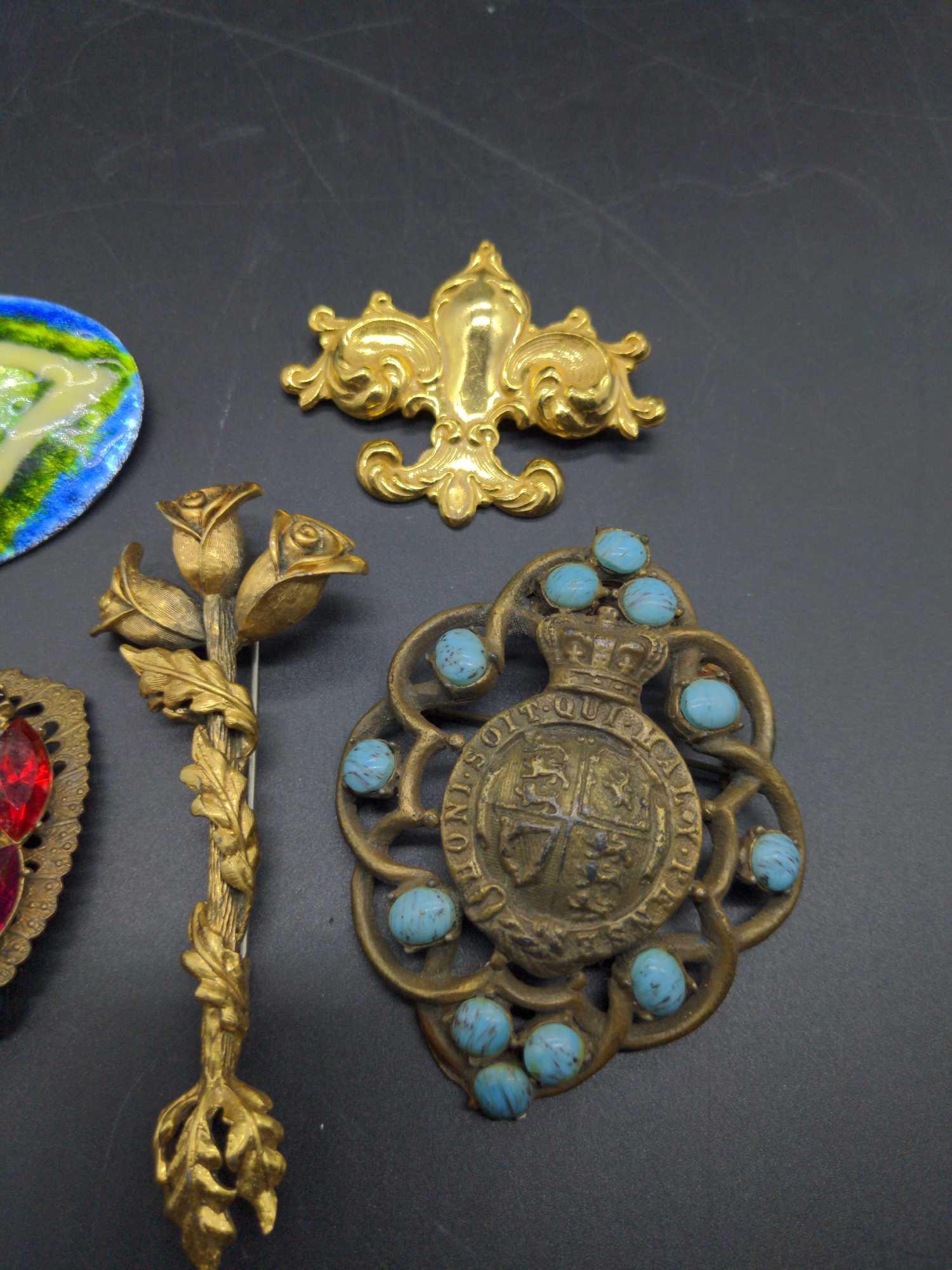 (5) Vintage Costume Jewelry pins