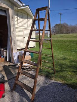 Wooden Step Ladder