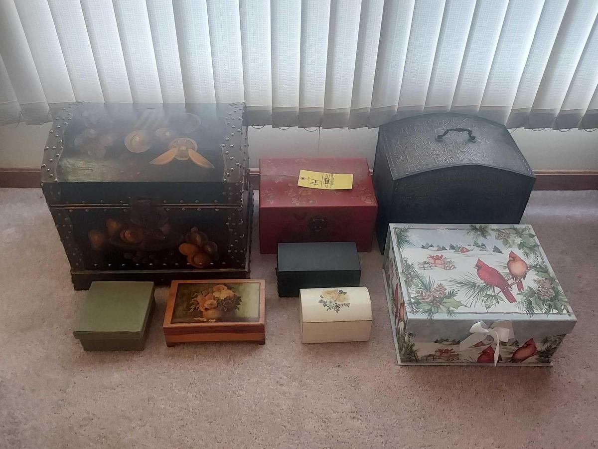 Assortment of Small Display Boxes & Miniature Trunks