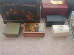 Assortment of Small Display Boxes & Miniature Trunks