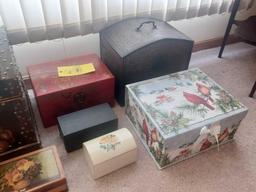 Assortment of Small Display Boxes & Miniature Trunks