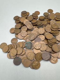 Large Grouping of Lincoln Head Wheat Cents