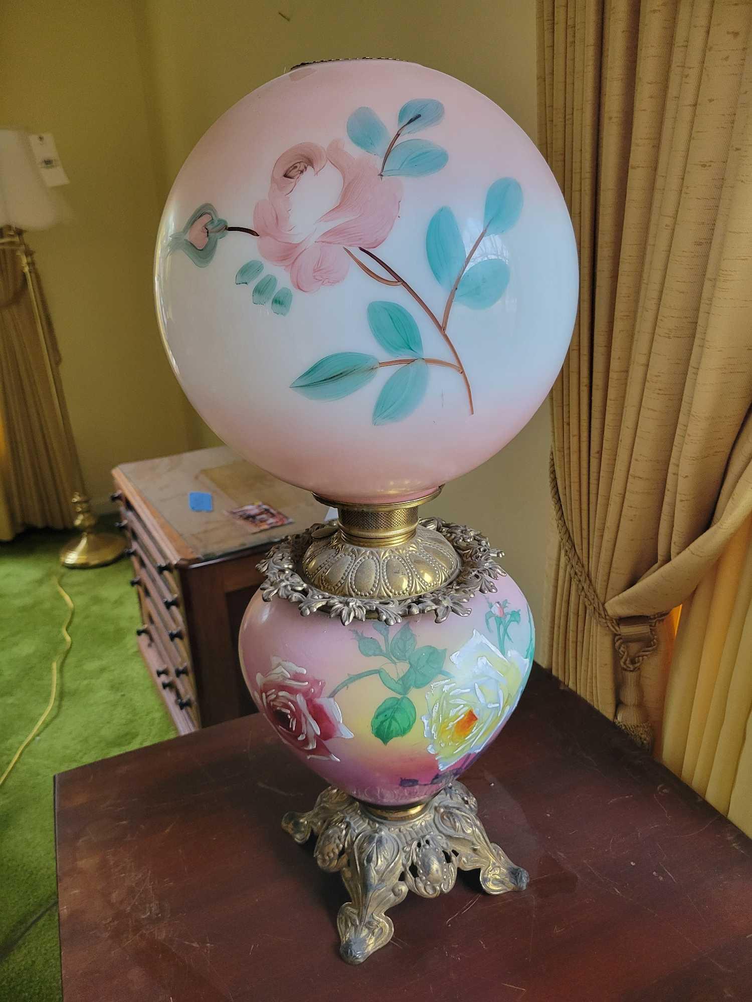 Handpainted banquet lamp