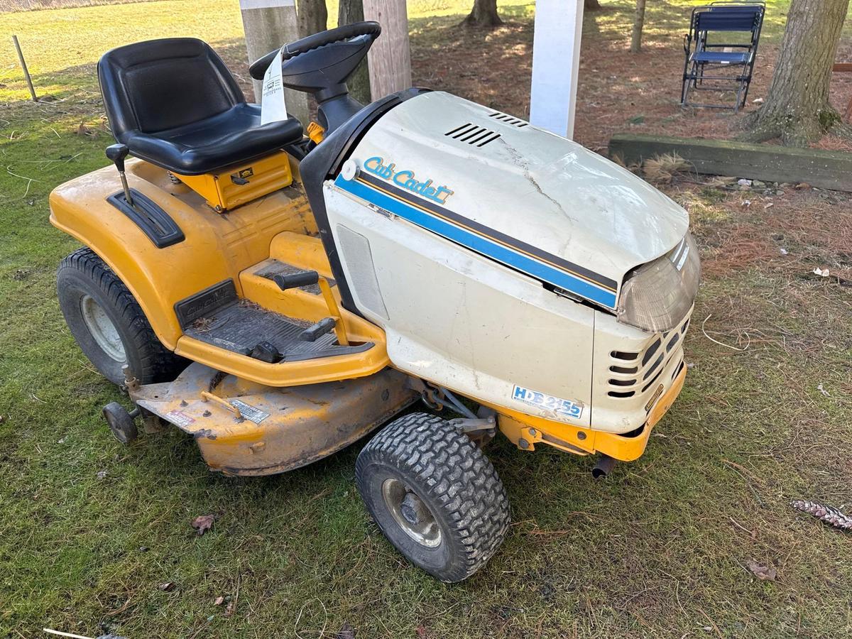 Cud Cadet HDS2155 riding mower