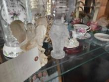 Glassware, figurines