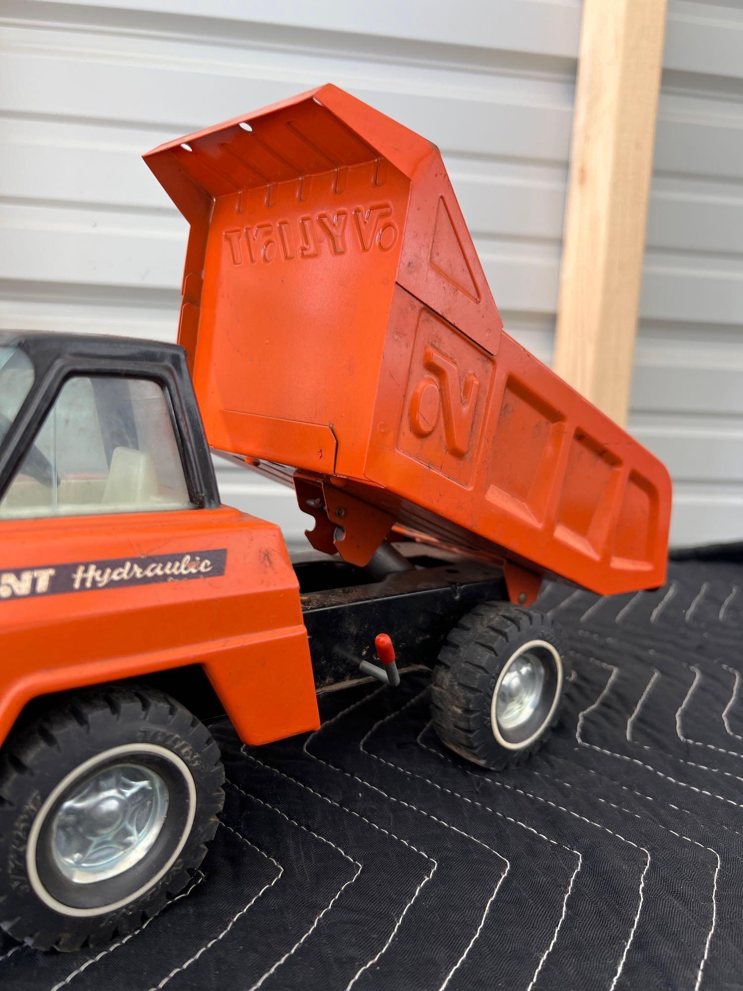 Vintage Structo Hydraulic Dumper Truck, Nylint Hydraulic Dump Truck