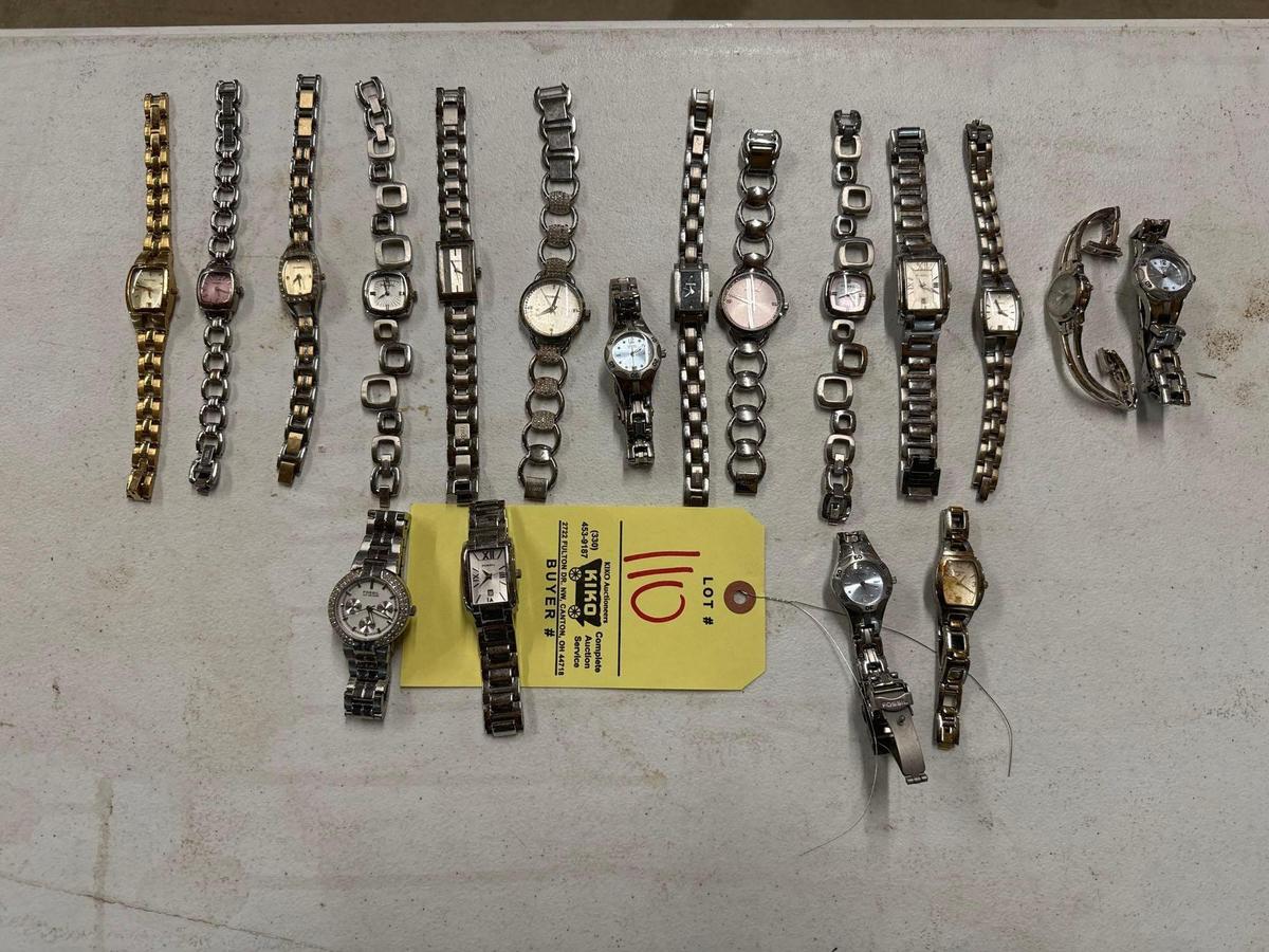 18 Fossil watches