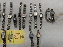 18 Fossil watches