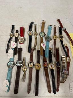 20 Disney Mickey & Minnie Mouse watches