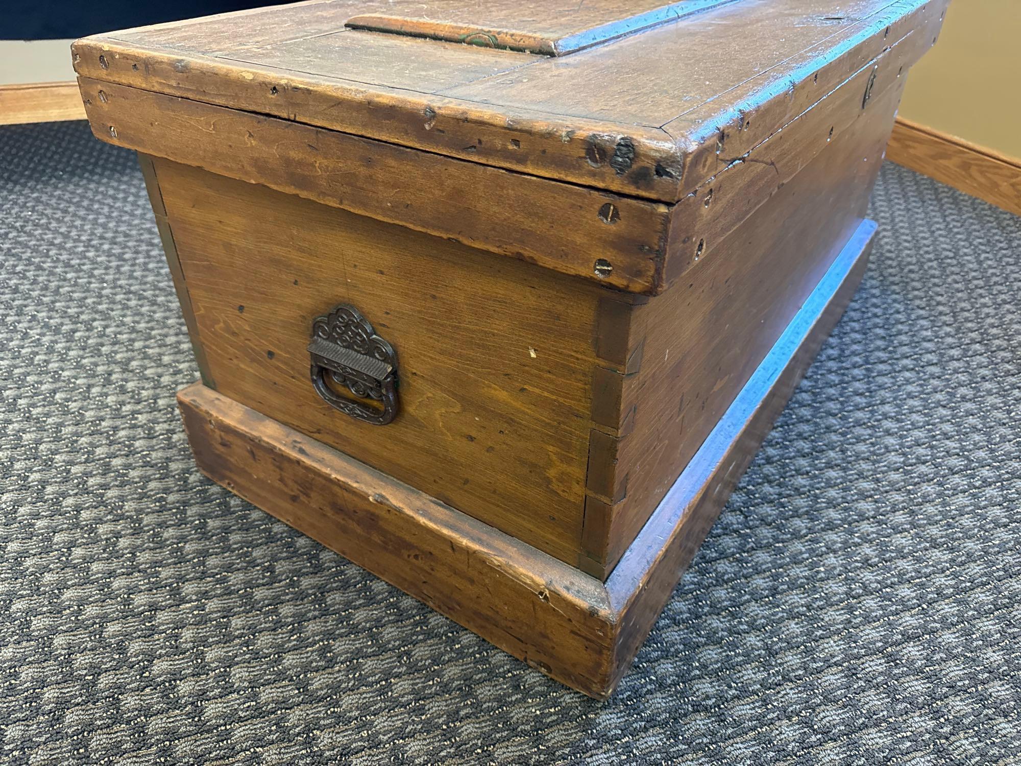 Early wood dovetailed carpenters box