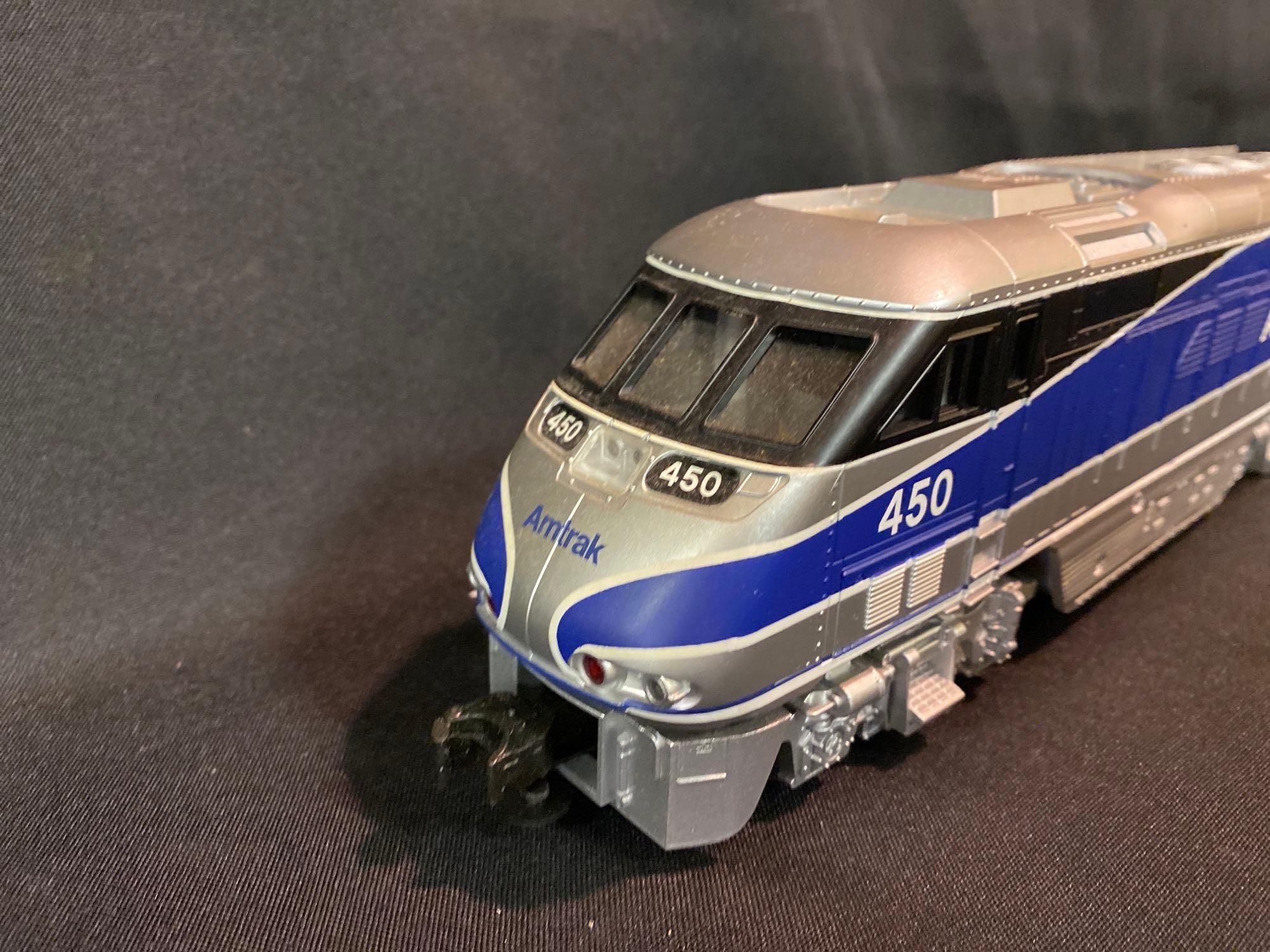 Amtrak Diesel Locomotive W/ (5) Coach Cars