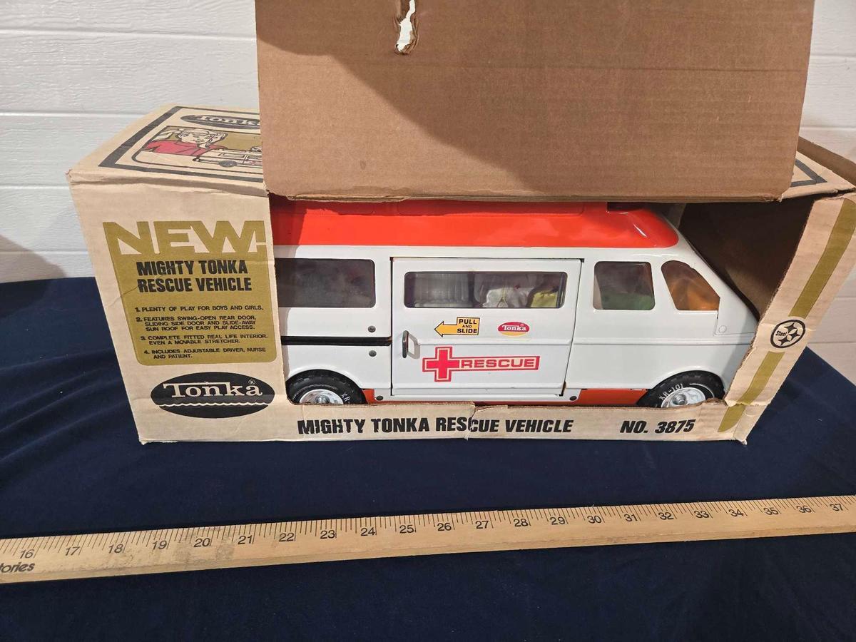 Tonka Mighty Rescue Vehicle No. 3875 w/ Box