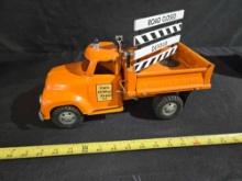 Tonka Toys State Hi-Way Dept Hydraulic Truck & Pressed Steel Sign