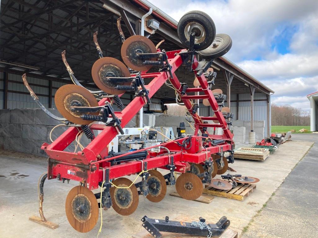 Case IH/DMI 3 pt anhydrous applicator 15 row with 2 extra coulters