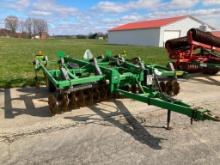 John Deere 714 soil mangement system 11 shank disc chisel