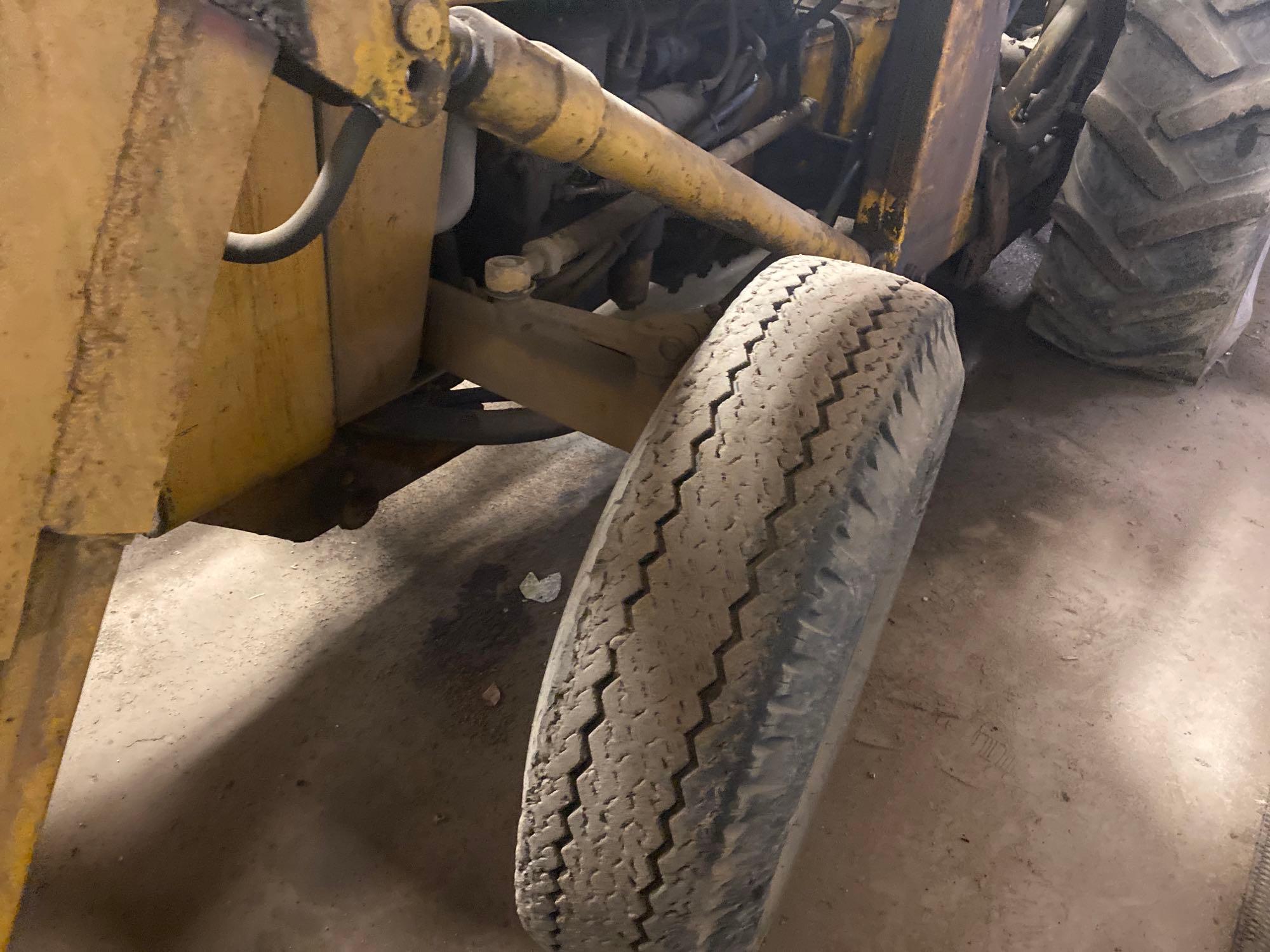 Massey Ferguson Work Bull 20