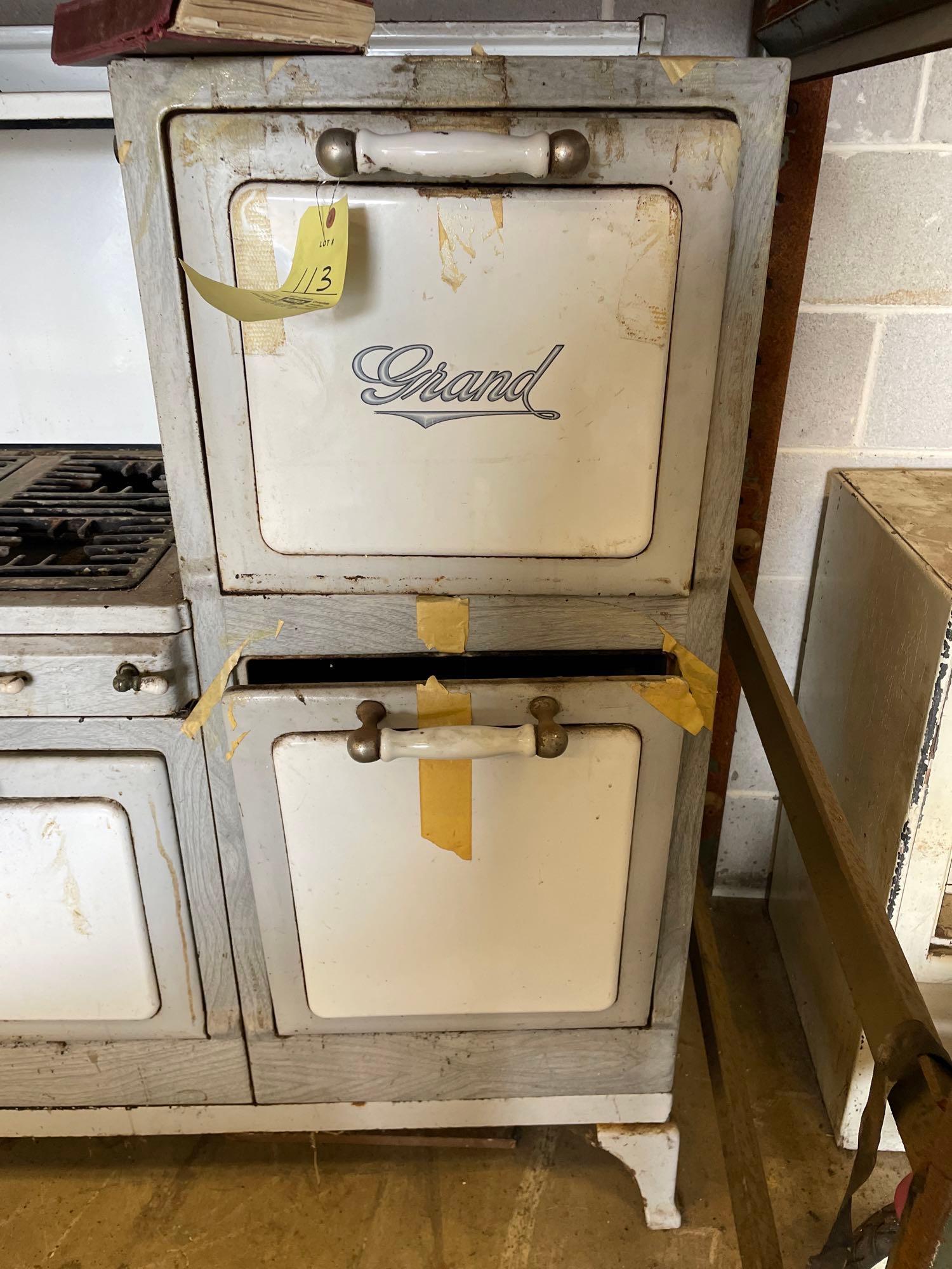 Vintage Grand Gas Stove