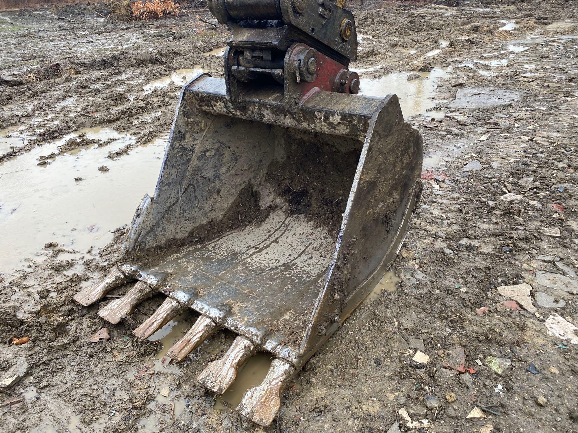 2017 Komatsu PC170 LC-11 Excavator, one owner