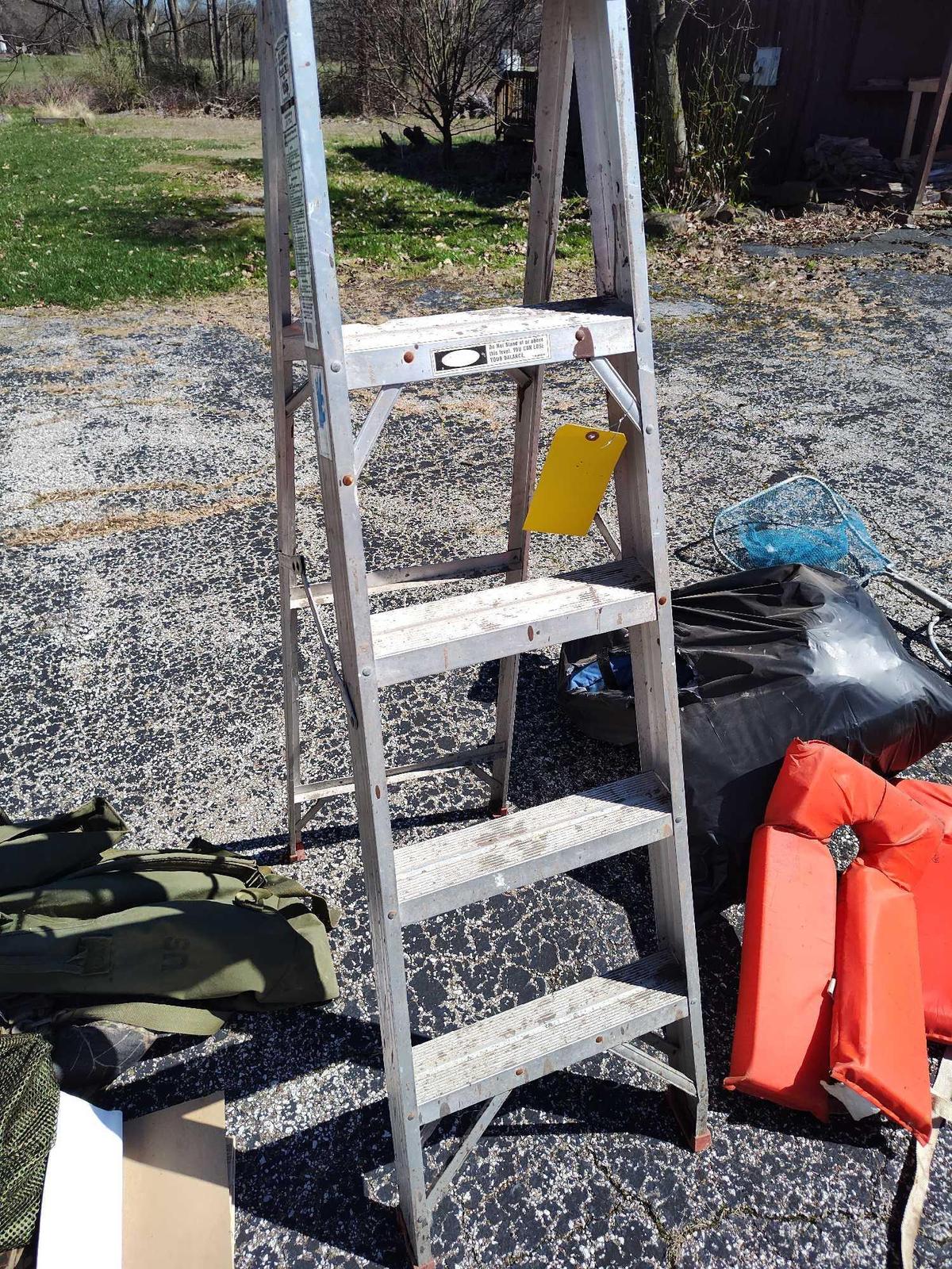 5 ft Aluminum Ladder