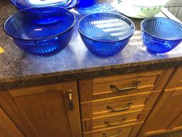 6 Pyrex and anchor nesting bowls and anchor casserole covered dish