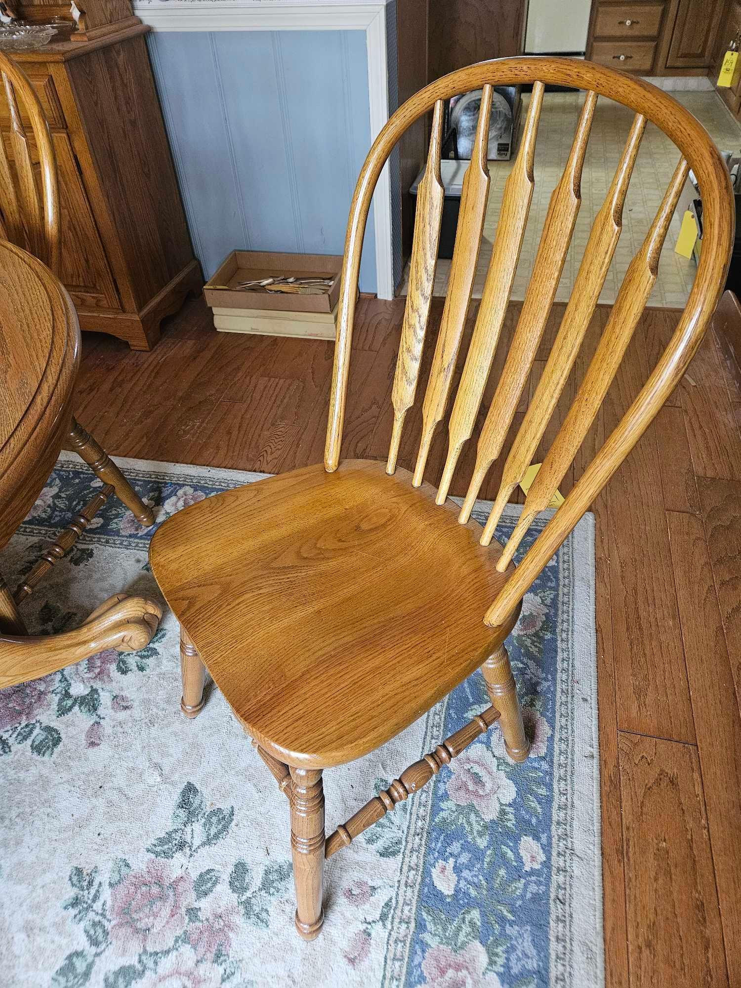 Solid Oak Claw-foot Pedestal Table with 4 Chairs by Cochrane Furniture - Nice