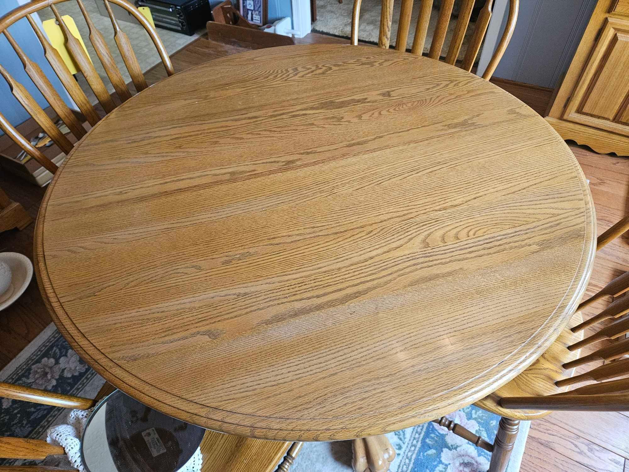 Solid Oak Claw-foot Pedestal Table with 4 Chairs by Cochrane Furniture - Nice