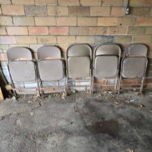 5 Folding Chairs & Electric Smoker In Box