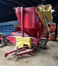 New Holland 355 Grinder Mixer w/extension auger