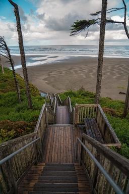 Step Into the Beach Lifestyle in Beautiful Grays Harbor, WA!