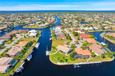 Walk to Whidden Bay in Charlotte County, Florida!