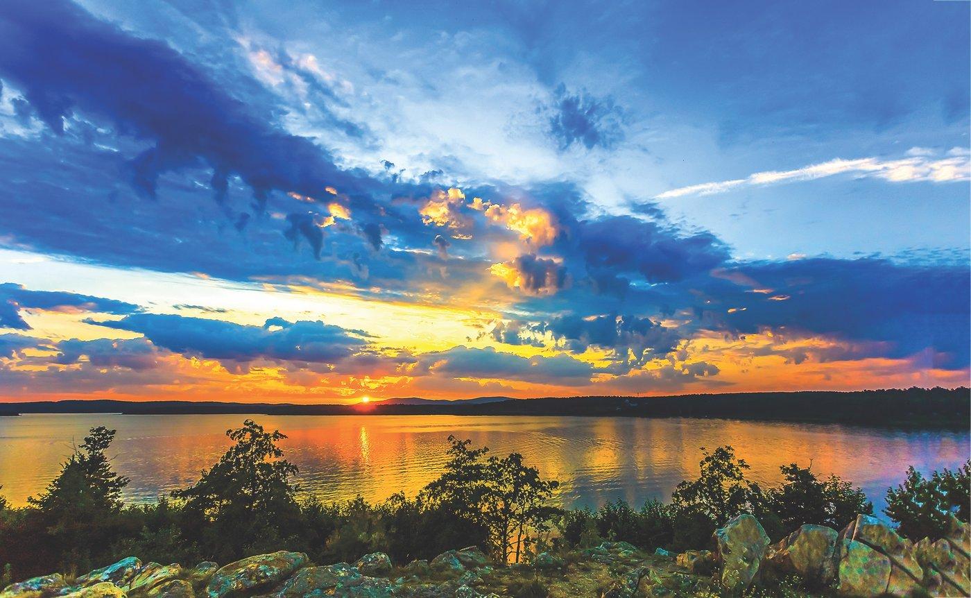 Enjoy a Vibrant Lifestyle At Holiday Island in the Arkansas Ozarks!